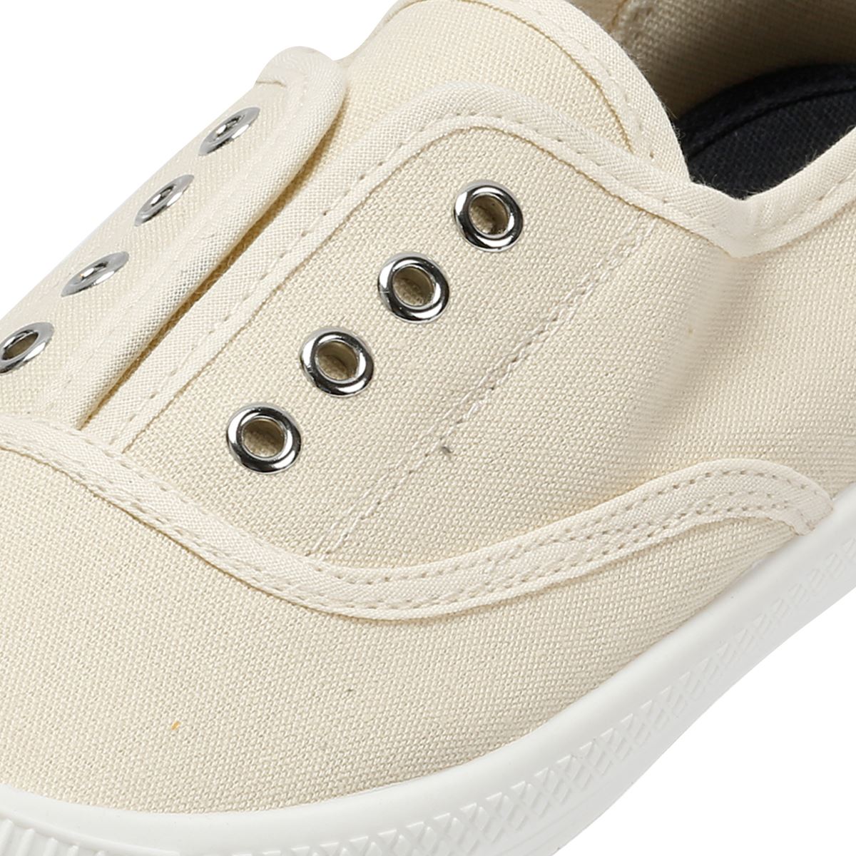 Penguin Anita Canvas Women's Off White Pumps