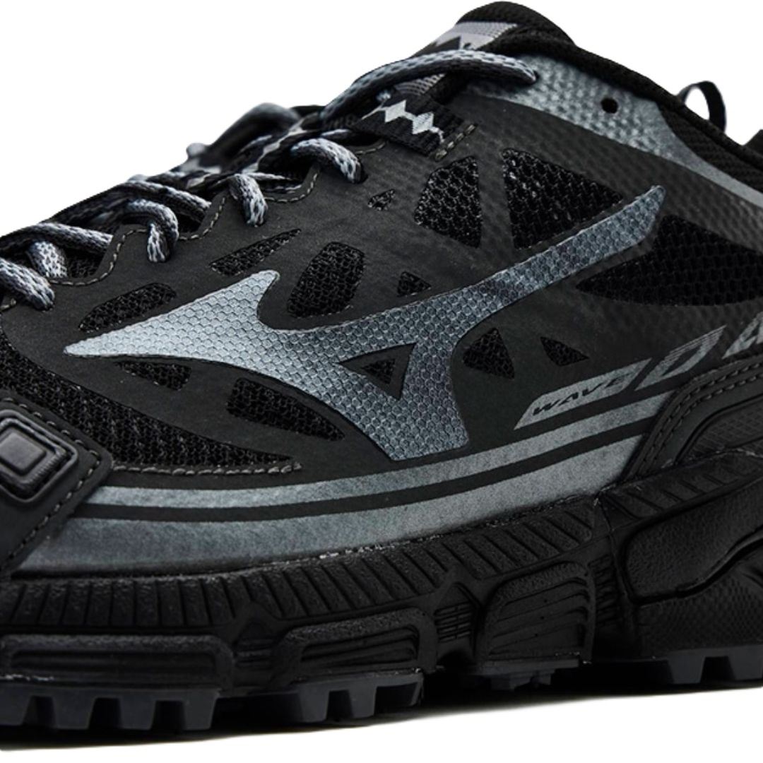 Mizuno Daichi LS Black/Metallic Gray/Iron Gate Sneakers