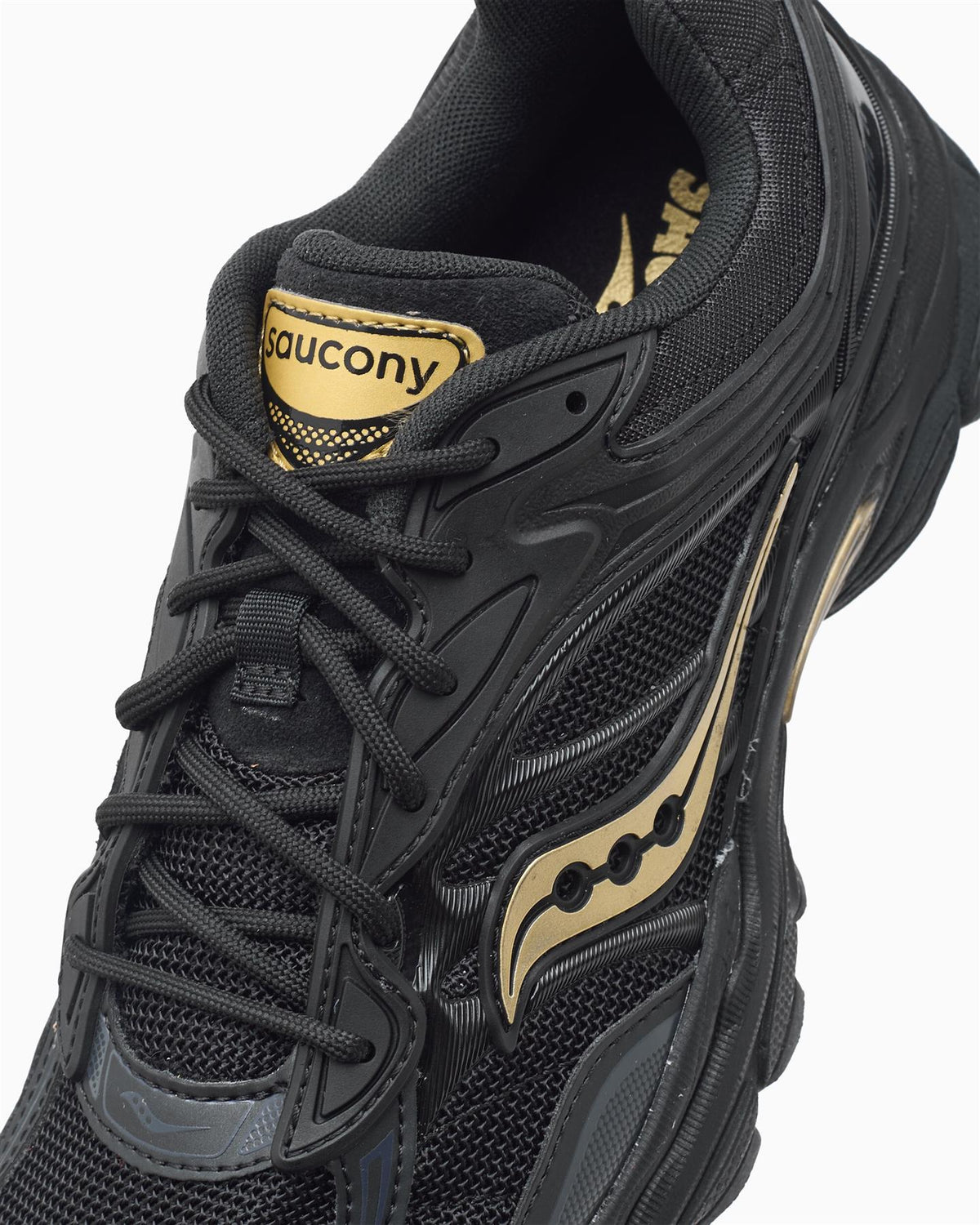 Saucony Progrid Omni 9 Armor Black/Gold Sneakers