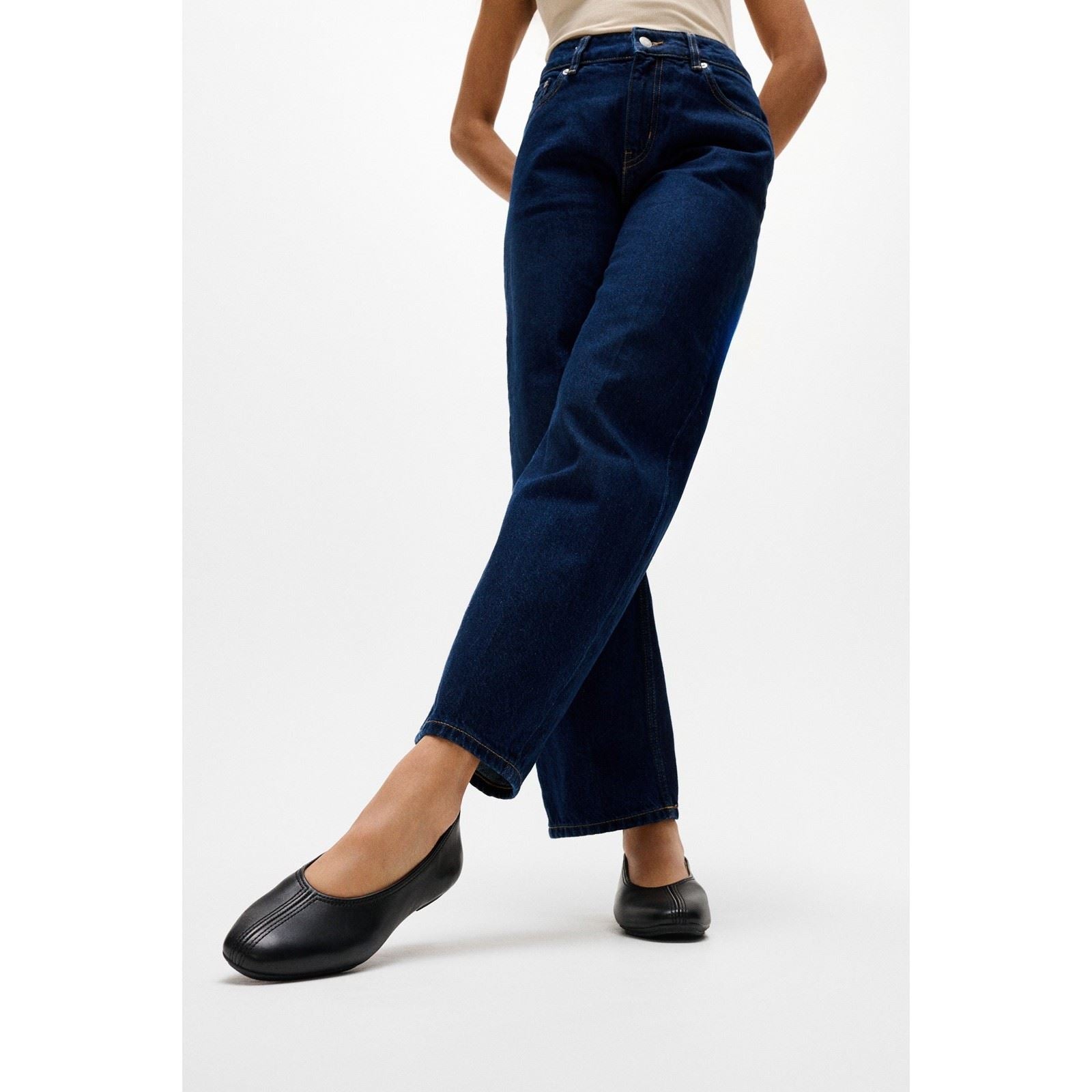 Fitflop Delicato High-Cut Leather Women's Black Flats