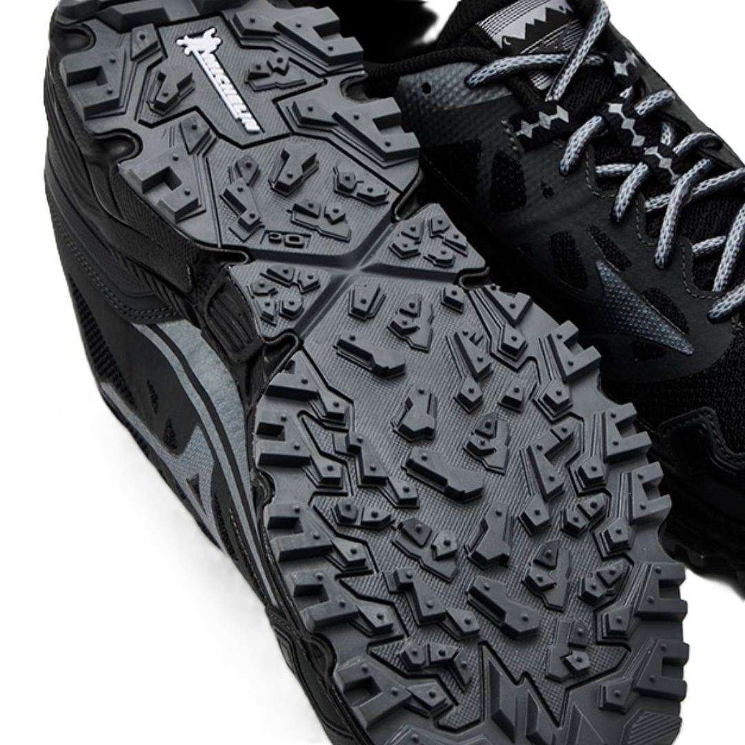 Mizuno Daichi LS Black/Metallic Gray/Iron Gate Sneakers