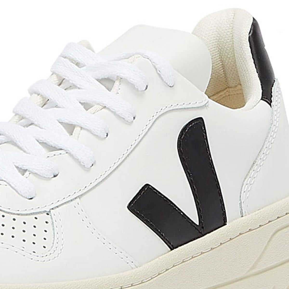 Veja V-10 Mens Extra White / Black Sneakers