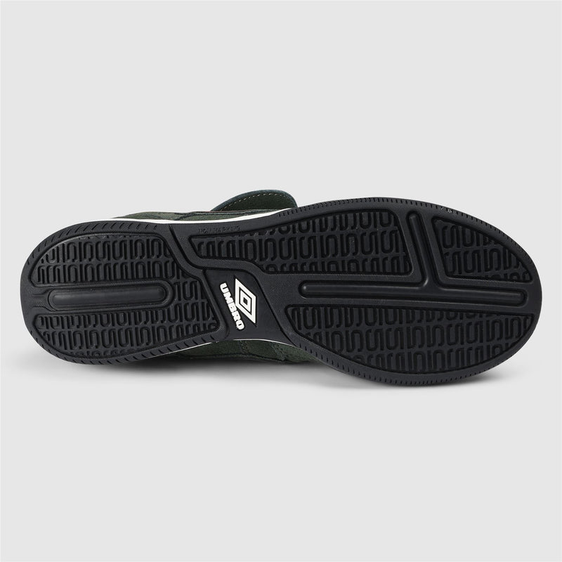 Umbro Speciali TR Suede Duffle Bag/Black Trainers