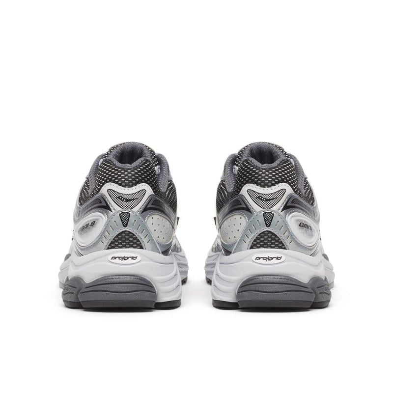 Saucony Progrid Omni 9 Microchip Sneakers