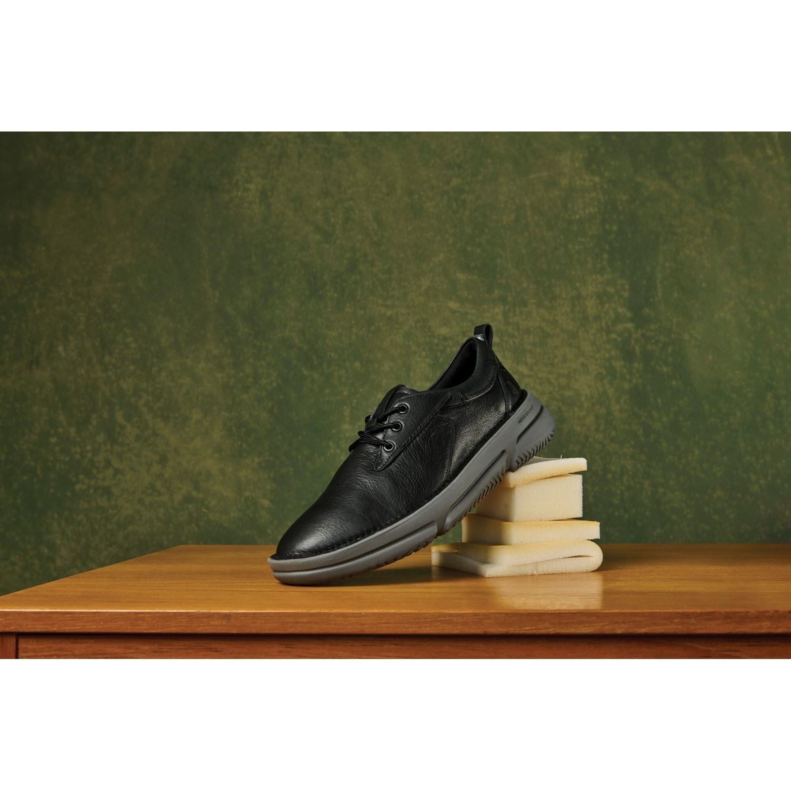 Hush Puppies Baylor Leather Men's Black Sneakers