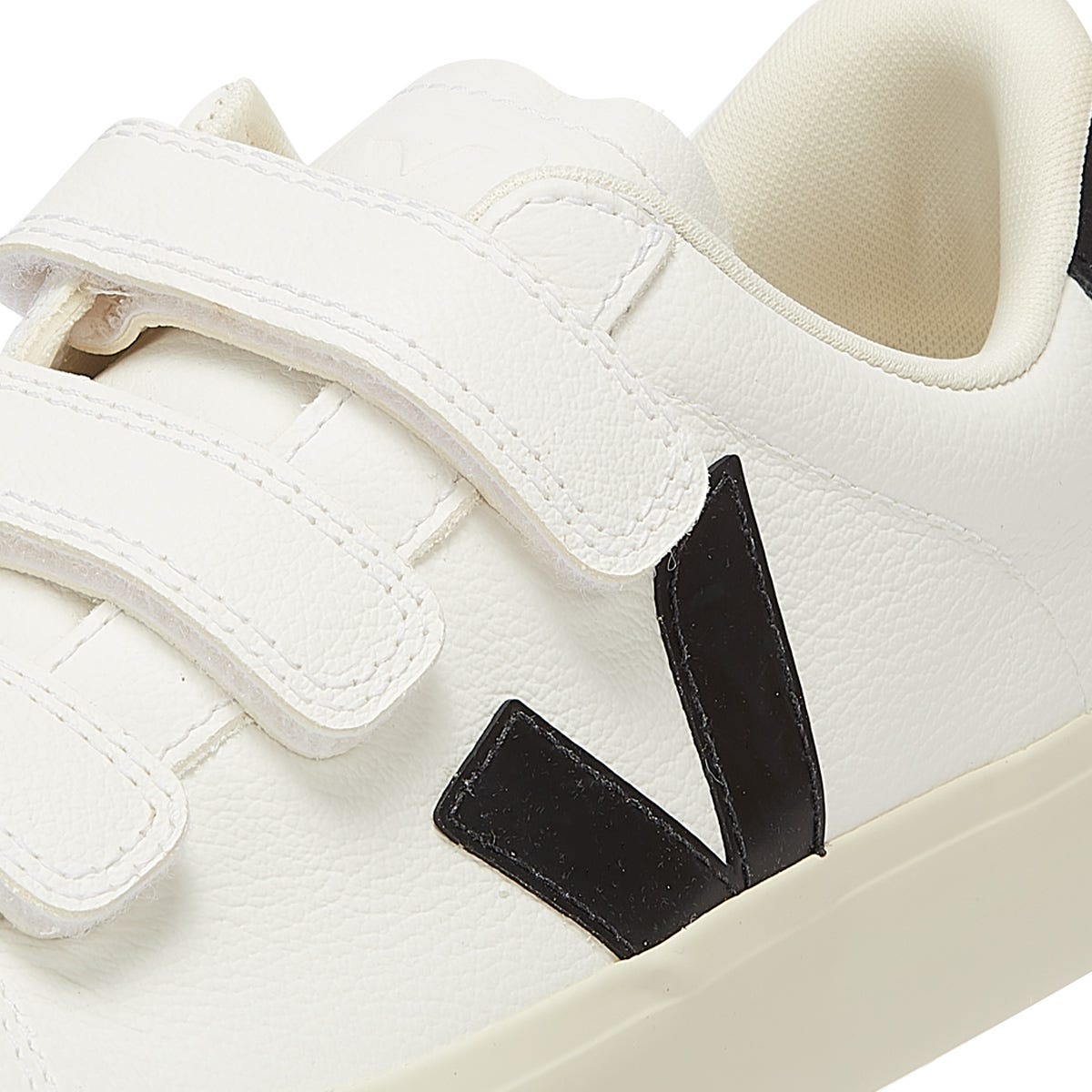 Veja Recife Womens Extra White / Black Sneakers